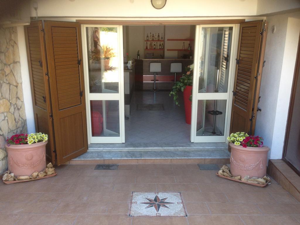 Perla Del Mare Affittacamere Campofelice Di Roccella Bagian luar foto