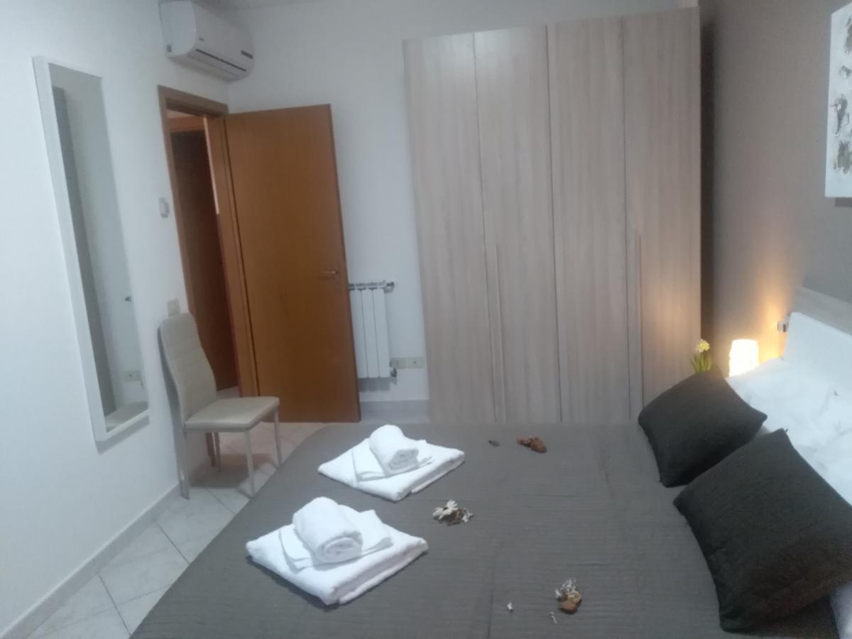 Perla Del Mare Affittacamere Campofelice Di Roccella Bagian luar foto